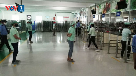 Đà Nẵng: 77.000 công nhân vẫn đi làm, khi dịch bệnh diễn biến phức tạp (3/8/2020)