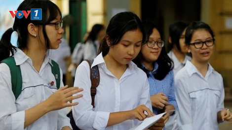 Điểm trúng tuyển lớp 10 “chạm đáy”: Băn khoăn chất lượng ảo (28/8/2020)