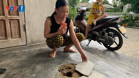 Thừa Thiên - Huế: Xuất hiện các hố sụt lún nhà dân xung quanh mỏ đá vôi (21/8/2020)