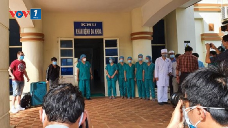 Quảng Ngãi: Hai bệnh nhân mắc Covid-19 đầu tiên xuất viện (12/8/2020)