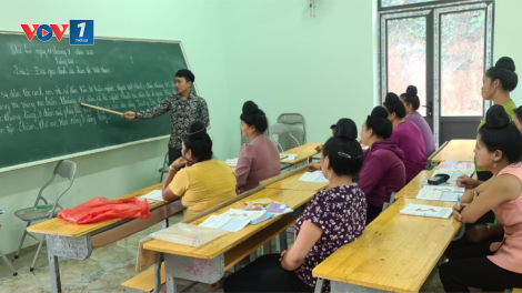 Loạt bài “Gieo chữ là gieo hy vọng”, Bài 1: "Học trò là bà, là mẹ, thầy là con" (26/8/2020)