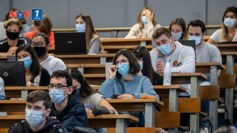 Pháp: Dịch Covid-19 bùng phát mạnh trong các trường đại học (17/9/2020)