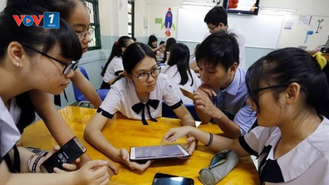 Cho phép học sinh sử dụng điện thoại trong giờ học: Coi chừng lợi bất cập hại (25/9/2020)