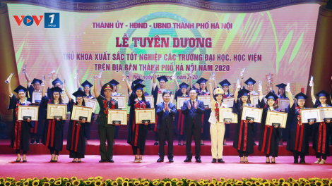 Hà Nội: tuyên dương 88 thủ khoa xuất sắc tốt nghiệp đại học (7/9/2020)