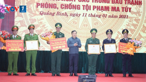 Trao thưởng cho Bộ đội biên phòng Quảng Bình thực hiện thành công Chuyên án QB920
