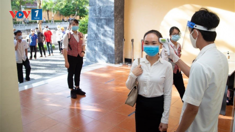 Mở cửa du lịch thế nào để an toàn?