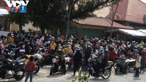 Giải pháp nào để tổ chức đưa đón, đảm bảo an sinh cho người lao động về quê tự phát? (7/10/2021)