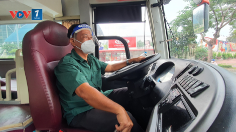 Gần 4 tháng hỗ trợ tuyến đầu chống dịch COVID-19 của các bác tài (21/10/2021)