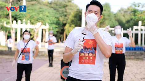 Ca sĩ Nguyễn Phi Hùng và hành trình truyền năng lượng tích cực và lan toả yêu thương (6/11/2021)