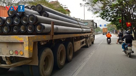 Vững tay lái, trọn niềm vui: Chở hàng cồng kềnh cần chú ý chằng buộc đảm bảo an toàn (8/12/2021)