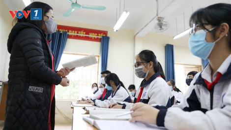 THỜI SỰ 21H30 ĐÊM 03/12/2021: Hà Nội chính thức cho học sinh một số cấp học tại địa bàn có dịch cấp độ 1, 2 đi học trực tiếp từ ngày 6/12.