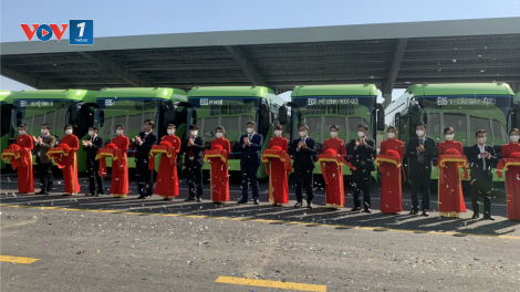 “Hòa mạng” tuyến buýt điện thông minh đầu tiên tại Thủ đô (2/12/2021)