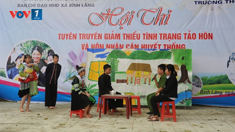 Tuyên truyền pháp luật về tảo hôn và hôn nhân cận huyết thống cho đồng bào dân tộc. (20/12/2021)