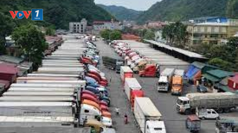 THỜI SỰ 21H30 ĐÊM 20/12/2021: Tại các cửa khẩu tỉnh Lạng Sơn vẫn còn 4.598 xe chở nông sản bị ùn tắc.