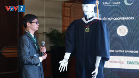 Robot "Made in VietNam" Trí Nhân giải toán, phiên dịch (13/2/2021)