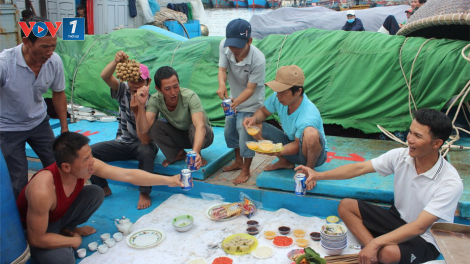 Ngư dân miền Trung bội thu chuyến biển cuối năm (09/02/2021)