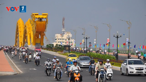 Vững tay lái trọn niềm vui: An toàn giao thông khi trở về thành phố làm việc (17/2/2021)