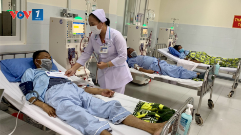 Những thầy thuốc "lặng thầm" trên tuyến đầu chống dịch ở Đà Nẵng (25/2/2021)