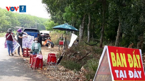 Loạt bài: Giải mã cơn sốt đất: Bài 1: “Lỗi” chính sách khiến giá đất tăng khắp nơi?” (31/03/2021)