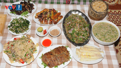 Lên Sơn La khám phá món ăn đặc sản từ hoa ban (18/03/2021)