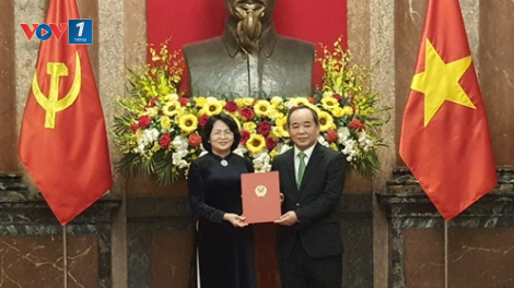 Phó Chủ tịch nước Đặng Thị Ngọc Thịnh trao Quyết định bổ nhiệm Chủ nhiệm VP Chủ tịch nước (30/03/2021)