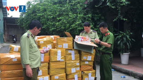 QLTT Hà Nội: Triệt phá tổng kho cung cấp tinh dầu thuốc lá điện tử (29/04/2021)