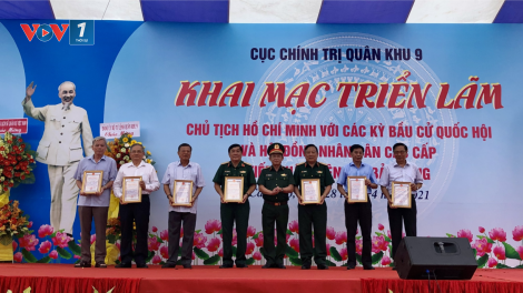 Cần Thơ: Triển lãm “Chủ tịch Hồ Chí Minh với các kỳ bầu cử QH và HĐND các cấp” (28/04/2021)