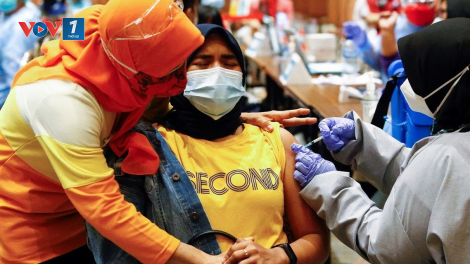 Miễn dịch cộng đồng vào cuối năm - Mục tiêu tham vọng của Indonesia (10/5/2021)