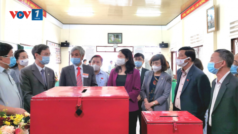 Phó CT nước Võ Thị Ánh Xuân kiểm tra công tác bầu cử tại Lâm Đồng (14/05/2021)
