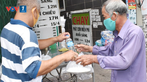 Gian hàng 0 đồng cho người dân khu vực cách ly của nhóm BHĐX thiện tâm (10/6/2021)