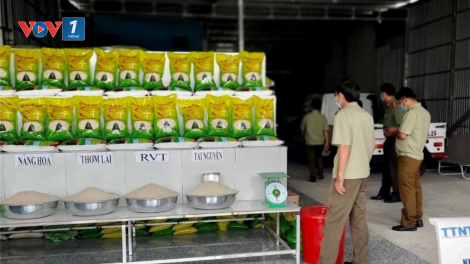Sóc Trăng: phát hiện hơn 7 tấn gạo nghi giả nhãn hiệu gạo ngon nhất thế giới (8/7/2021)