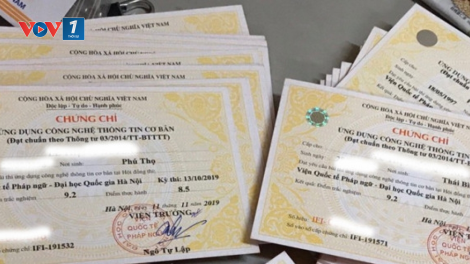 Giảm chứng chỉ với công chức, viên chức: Tiết kiệm tiền bạc, thời gian, bớt phiền toái (22/07/2021)