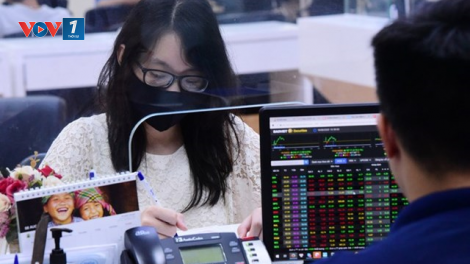 VN-Index tiến gần ngưỡng "kháng cự" 1.350 điểm trong phiên giao dịch hôm qua 7/9 (08/09/2021)