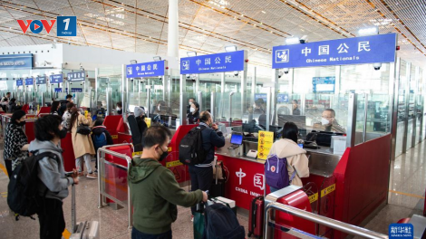 Mở cửa và chống dịch: Trung Quốc ứng phó ra sao? (9/1/2023)