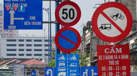 Kinh nghiệm nhìn biển báo khi đi đường