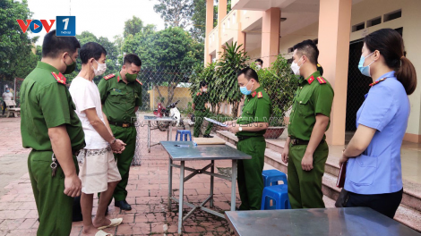 Tái diễn chiêu trò bán hàng giả, hàng nhái rồi “tặng quà” kém chất lượng cho người dân tại các vùng quê (06/4/2023)