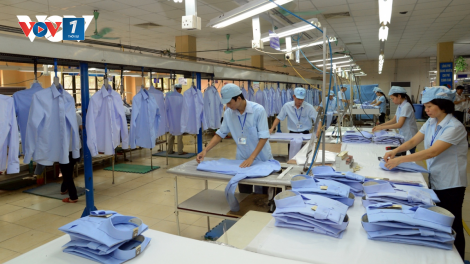 Thiếu hụt đơn hàng, doanh nghiệp dệt may da giày gặp khó (10/04/2023)