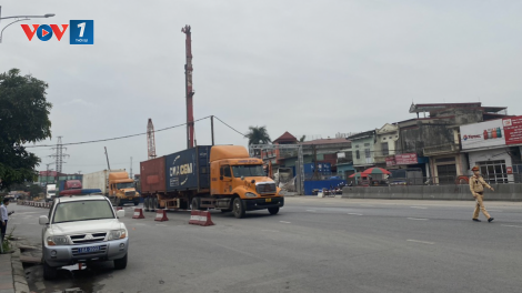 Hải Phòng tăng cường kiểm tra xử lý vi phạm của xe đầu kéo.(12/5/2023)