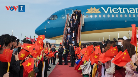 Thủ tướng Phạm Minh Chính tới Bắc Kinh bắt đầu thăm chính thức Trung Quốc và dự Hội nghị của Diễn đàn kinh tế thế giới (25/6/2023)