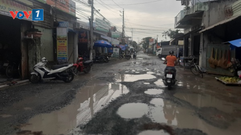Bến Tre: Hàng nghìn người dân xã nông thôn mới khó khăn vì đường giao thông hư hỏng (20/06/2023)