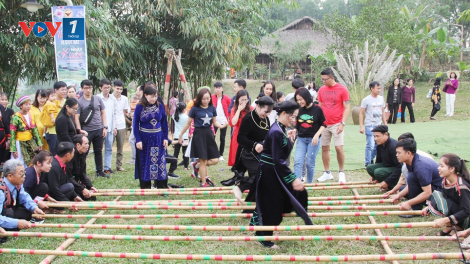Làm sao gắn bảo tồn bản sắc văn hóa truyền thống với phát triển du lịch (20/07/2023)