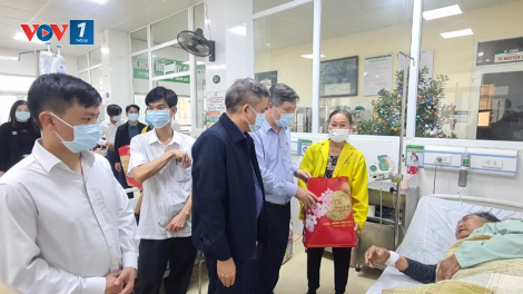Mang tết ấm đến bệnh nhân có hoàn cảnh khó khăn (28/01/2024)
