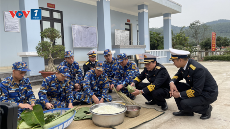 Tết sớm thắm tình quân dân tại xã đảo Bản Sen (31/01/2024)