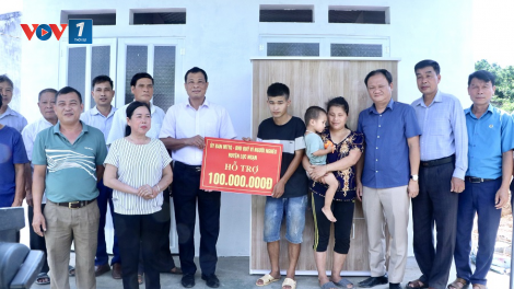 “Chương trình hỗ trợ xóa nhà tạm, nhà dột nát - giấc mơ “an cư, lạc nghiệp” của nhiều hộ nghèo trở thành hiện thực”  (22/10/2024)