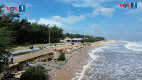 Thừa Thiên Huế khẩn cấp ứng phó sạt lở bờ biển (23/10/2024)