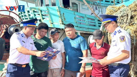 Cảnh sát biển tuyên truyền IUU đến ngư dân (31/10/2024)