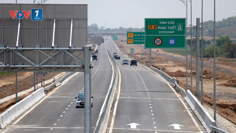 Thi đua 500 ngày đêm hoàn thành 3.000 km cao tốc (11/11/2024)