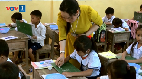 Cô giáo vùng quê tâm huyết, hết lòng vì học sinh con em dân tộc Khmer (19/11/2024)