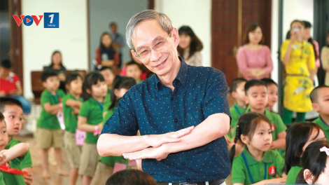 "Ông Nội của 22 bé Làng Nủ" và những câu chuyện về lòng tử tế