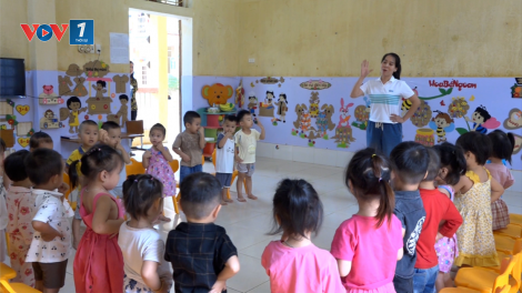 Loạt bài Nghị quyết "màu xanh" - Bài 2: Miễn học phí – điểm tựa nâng bước học sinh vùng lũ tới trường (15/11/2024)